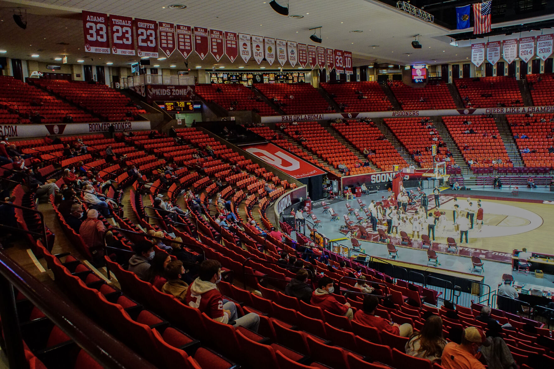 Lloyd Noble Center